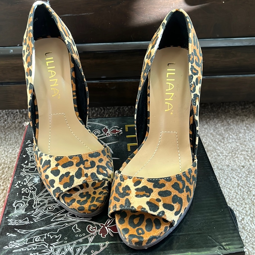 Leopard heel size 5 1/2